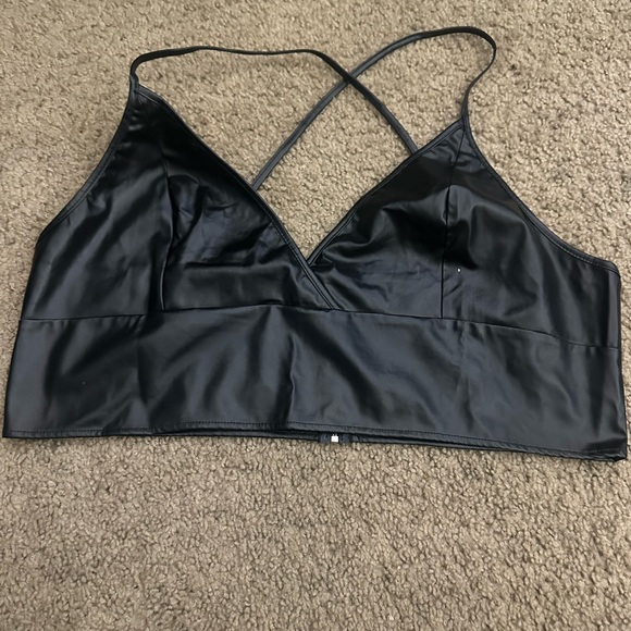 SHEIN Black Floral Camisole Top - Picture 2 of 5